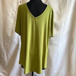 Lularoe’s light green tunic top